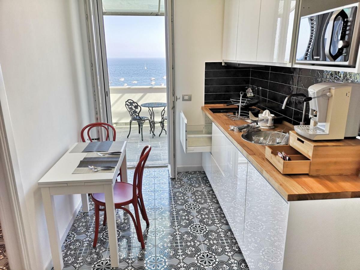 Calise Guest House Procida Exterior foto